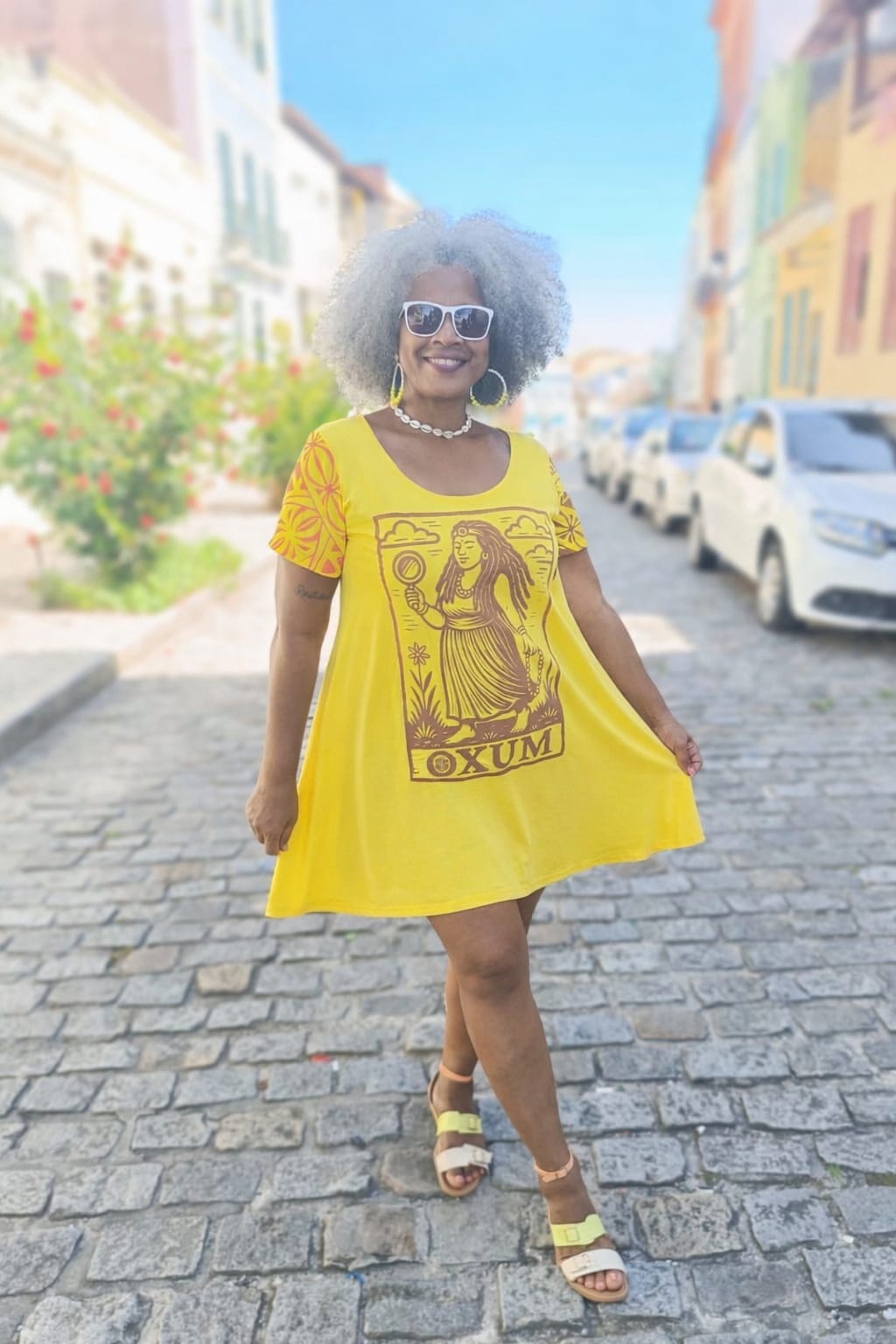 vestido curto manga oxum